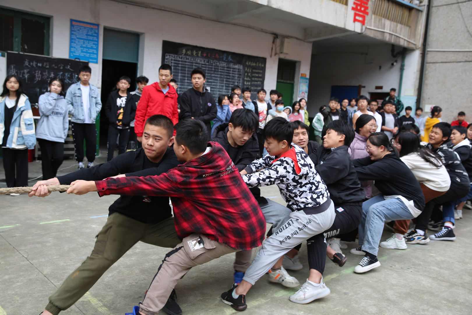 邵陽市華龍中學,邵陽中學教育,高中教育,師資雄厚,名優(yōu)教師 邵陽市華龍中學,邵陽中學教育,高中教育,師資雄厚,名優(yōu)教師