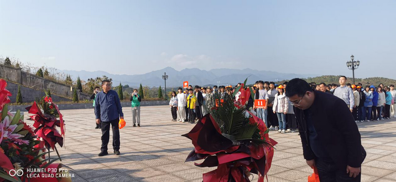 邵陽市華龍中學,邵陽中學教育,高中教育,師資雄厚,名優(yōu)教師