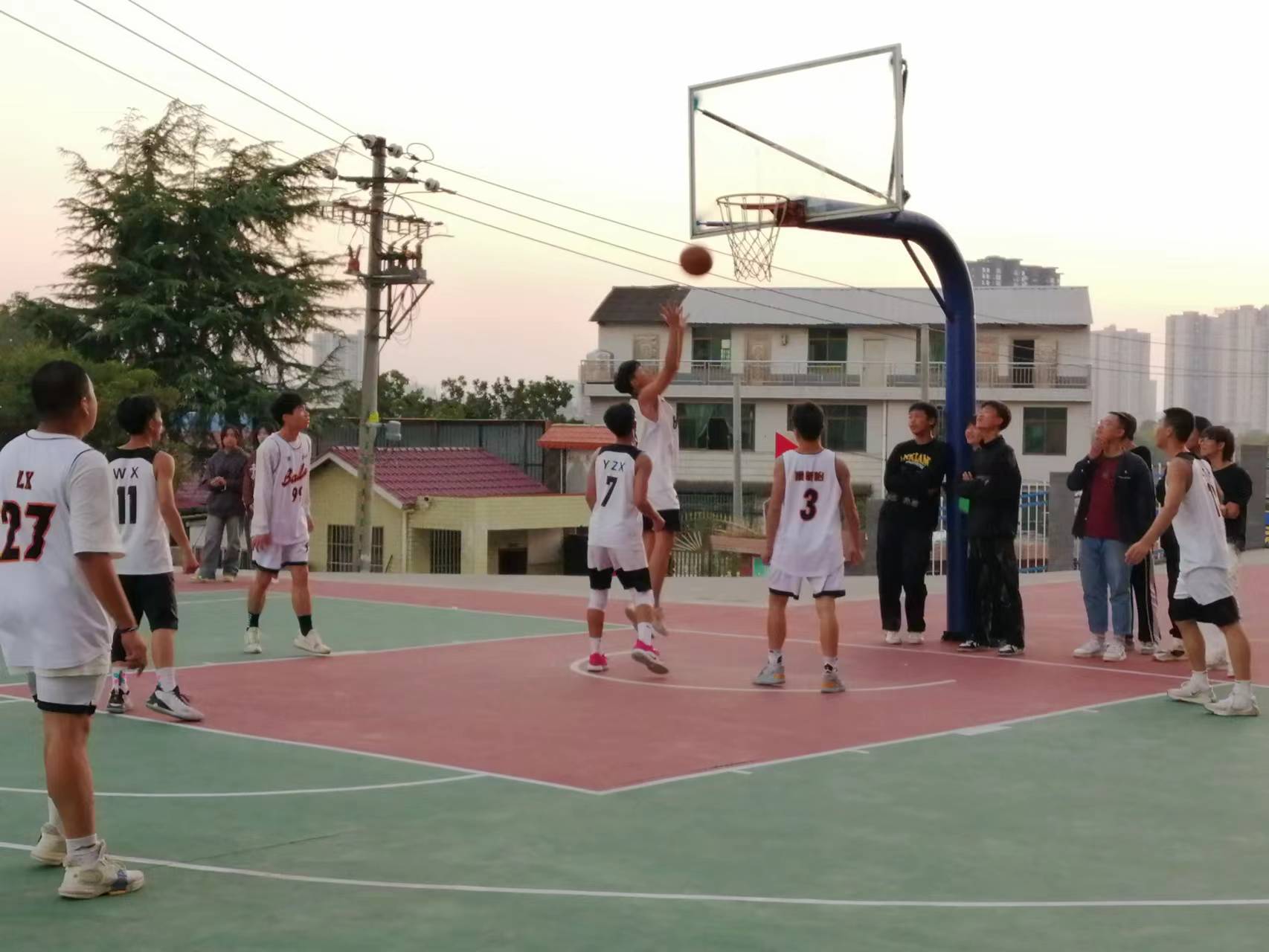 邵陽市華龍中學,邵陽中學教育,高中教育,師資雄厚,名優(yōu)教師