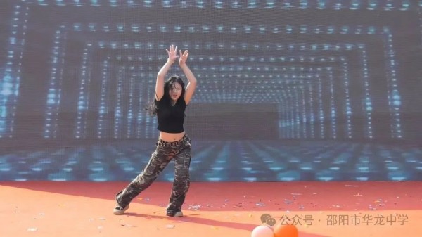 邵陽(yáng)市華龍育英高級(jí)中學(xué)有限公司,邵陽(yáng)中學(xué)教育,高中教育,師資雄厚,名優(yōu)教師